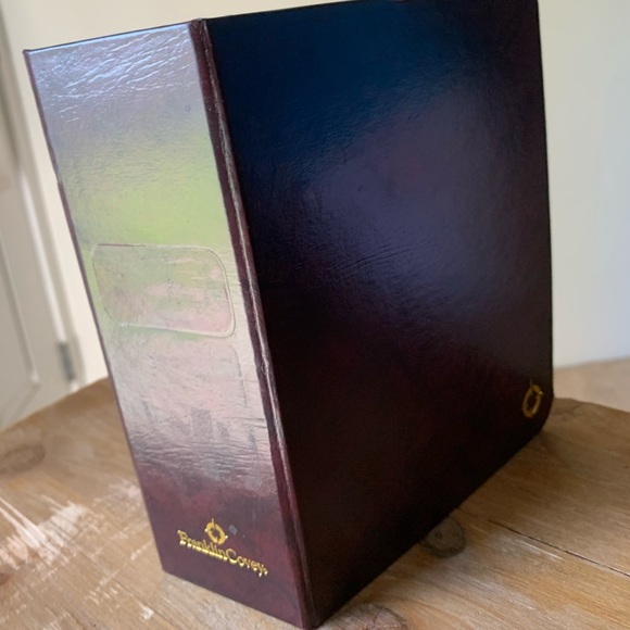 Franklin Covey Other - Franklin Covey compact binder.